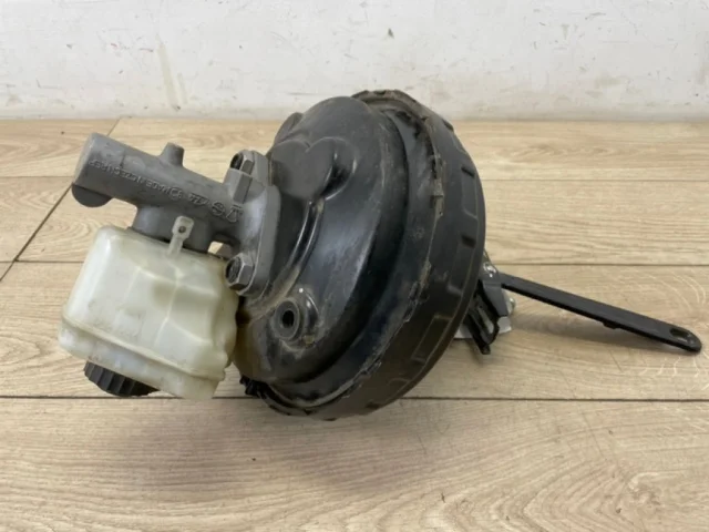 Вакуумный усилитель тормозов для Audi Q7 4L 2005-2015 на фотографиях