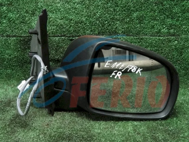 Стекла и зеркала для Nissan Note E11 2005-2012 на фотографиях