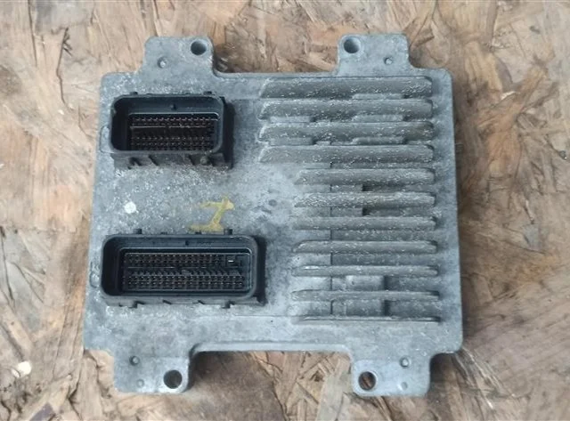 Блок управления двигателем для Opel Insignia Хэтчбек A 2008-2017 на фотографиях