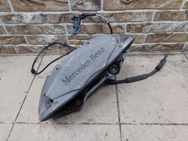 Суппорт передний левый для Mercedes-Benz E class W213 2016-2023 на фотографиях