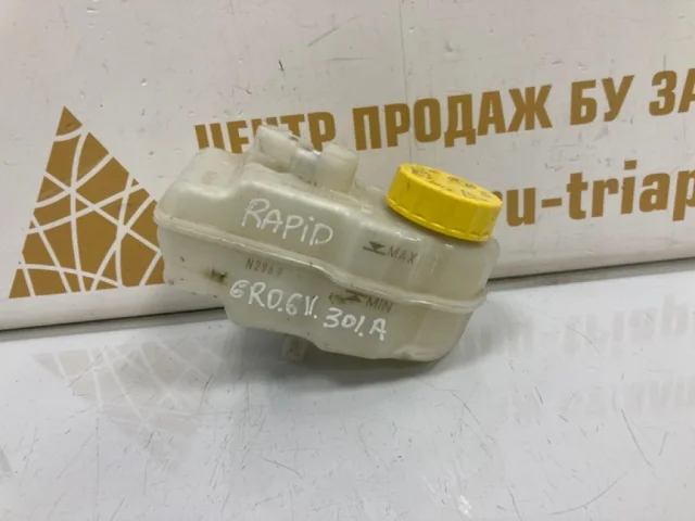 Бачок главного тормозного цилиндра для Skoda Rapid II 2020+ на фотографиях
