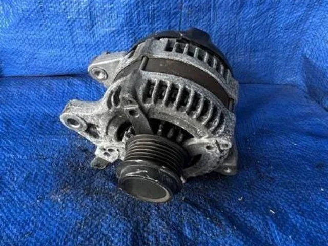 Генератор для Toyota Corolla E140/E150 Седан 2006-2013 на фотографиях