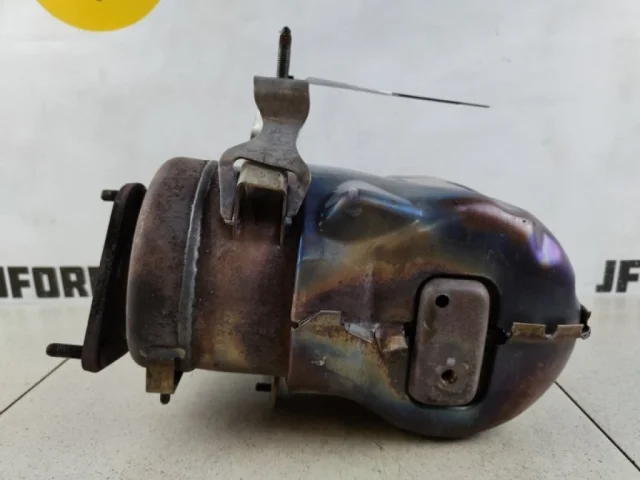 Катализатор для Volvo XC90 II L 2014-2019 на фотографиях