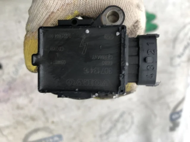 Катушка зажигания для Volvo XC90 I C 2002-2014 на фотографиях