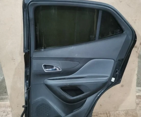 Накладка на дверь задняя правая для Opel Mokka 2012-2016 на фотографиях