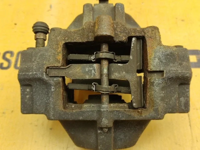 Суппорт задний левый для Mercedes-Benz E class W210 1995-2002 на фотографиях