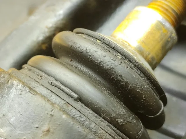 Ступица колеса задняя правая для Mercedes-Benz M class W163 1998-2005 на фотографиях