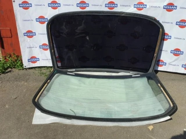Стекла и зеркала для Nissan Tiida SC11 Седан 2007-2014 на фотографиях