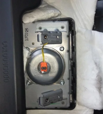 Подушка безопасности пассажира для Subaru Forester SJ 2013-2016 на фотографиях