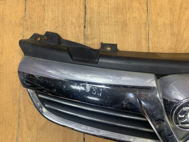 Решетка радиатора для Opel Zafira B 2005-2015 на фотографиях