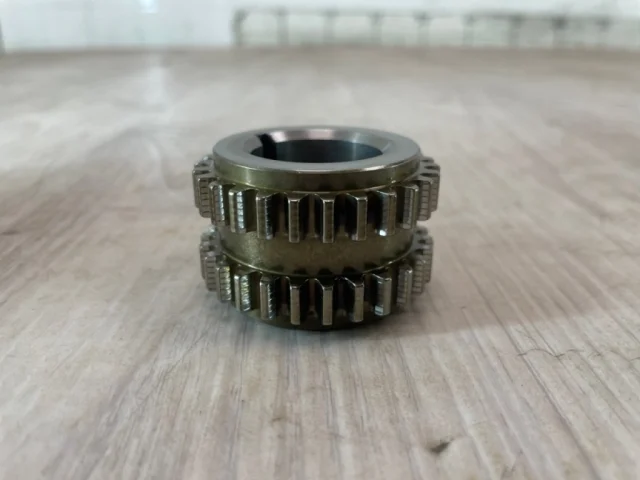 Шестерня коленвала(звездочка) для Mitsubishi Outlander III GF0W 2012-2016 на фотографиях