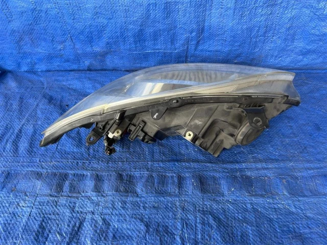 Бампер для Toyota Corolla E120/E130 Хэтчбек 2001-2007 на фотографиях