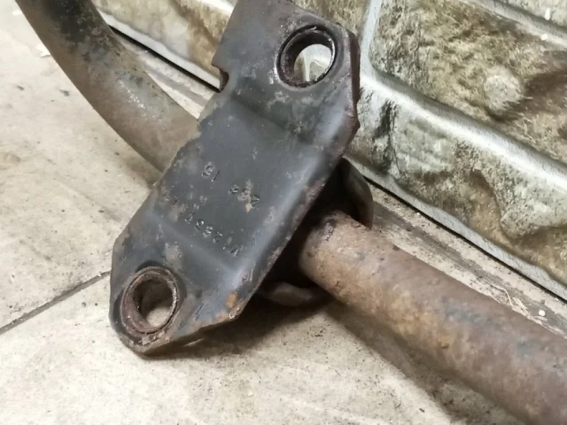 Стабилизатор поперечной устойчивости задний для Jeep Grand Cherokee 4 WK2 rest 2013-2018 на фотографиях