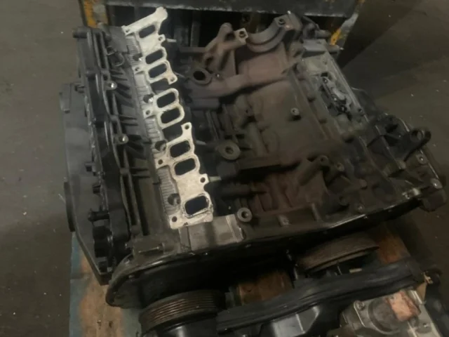 Двигатель без навесного для Ford Tourneo (Фургон, Автобус) 2006-2014 на фотографиях