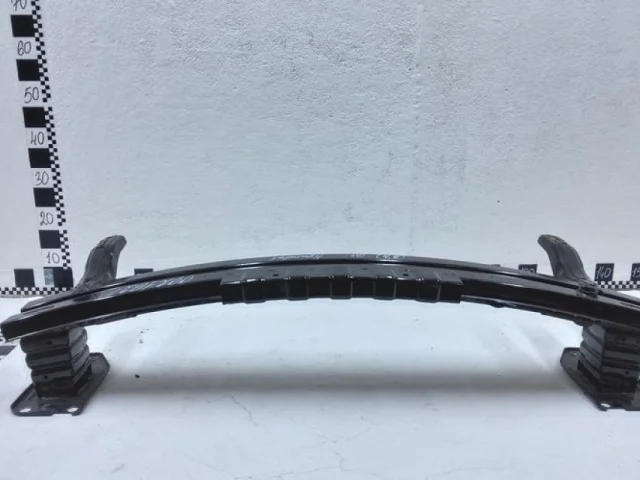 Усилитель бампера передний верхний для Hyundai i40 1 Седан 2011-2015 на фотографиях