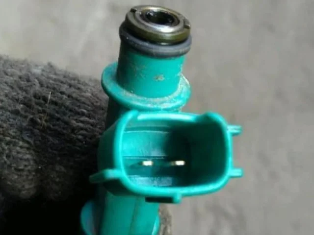 Форсунка топливная для Suzuki Grand Vitara 2005-2014 на фотографиях