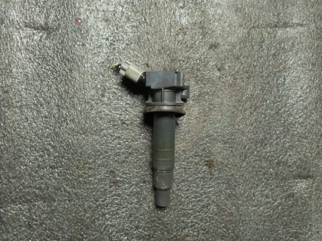 Катушка зажигания для Toyota Corolla E120/E130 Хэтчбек 2001-2007 на фотографиях