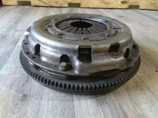 Маховик для Nissan X-Trail T30 RU 2001-2007 на фотографиях