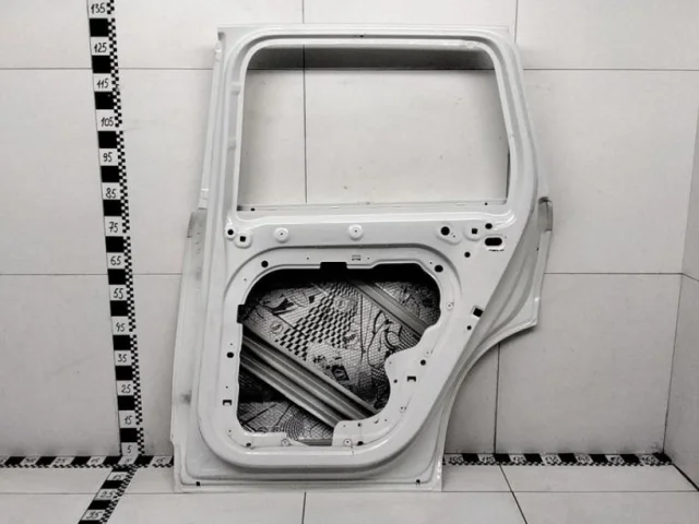 Дверь задняя правая для Volvo XC90 II L 2014-2019 на фотографиях