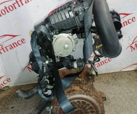 Двигатель без навесного для Renault Megane Хэтчбек 5 KZ 2008-2012 на фотографиях