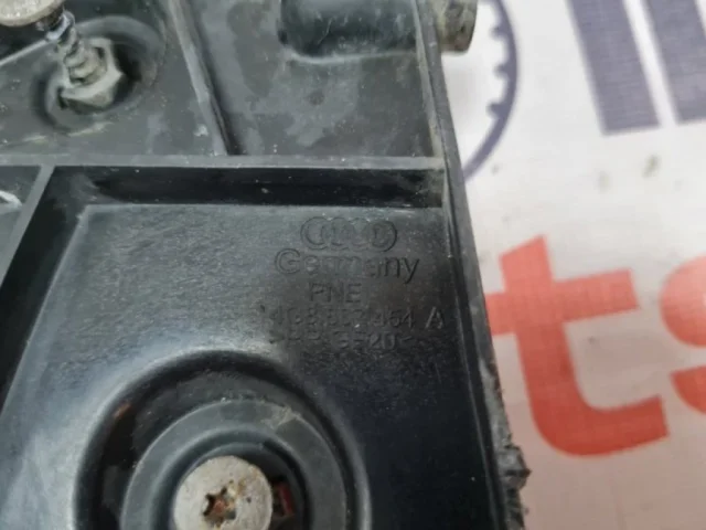 Кронштейн заднего бампера левый для Audi A6 C7 2010-2018 на фотографиях