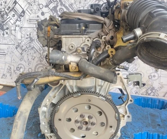 Двигатель для Nissan Primera P12 Хэтчбек 2002-2008 на фотографиях