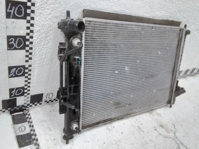 Радиатор охлаждения ДВС для Hyundai Creta 1 GS 2016-2021 на фотографиях