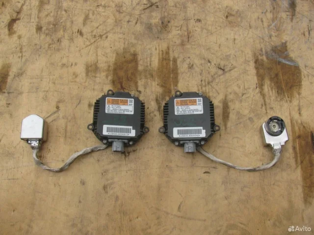 Блок розжига ксенона для Nissan Murano Z50 JDM 2004-2008 на фотографиях