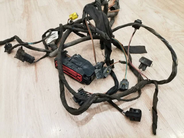 Проводка моторного отсека для Mercedes-Benz GL class X164 2006-2012 на фотографиях