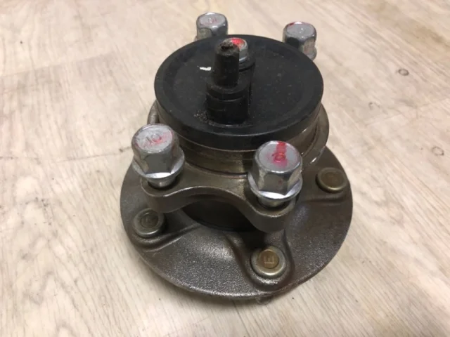 Ступица колеса задняя левая для Mitsubishi ASX I 2010-2012 на фотографиях