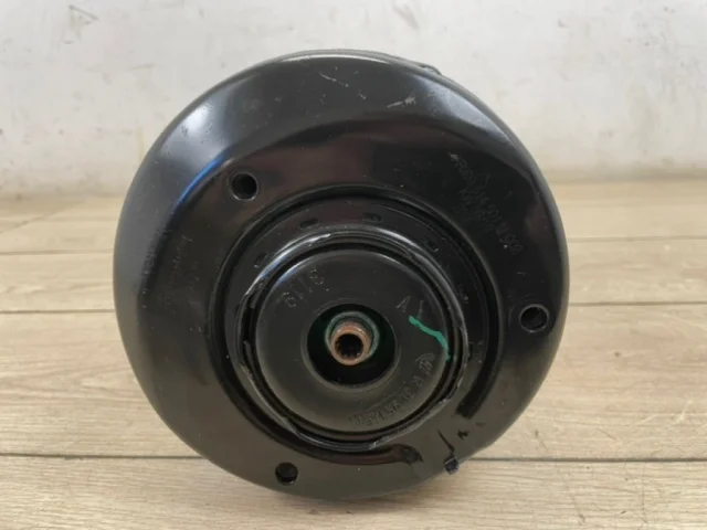 Пневмостойка передняя правая для Audi Q7 4M 2015+ на фотографиях