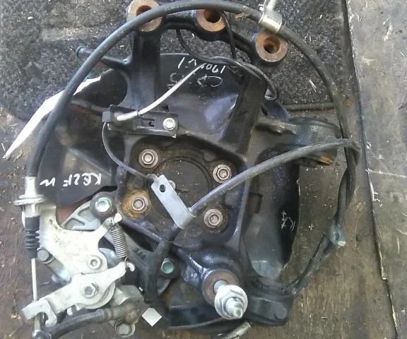 Суппорт задний левый для Mazda CX 5 KF 2017 на фотографиях