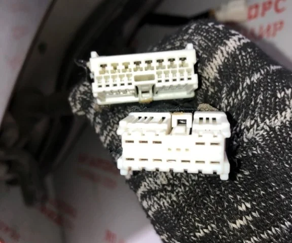 Дверь передняя правая для Nissan X-Trail T30 RU 2001-2007 на фотографиях