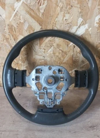 Руль для Nissan Pathfinder R52 2013-2017 на фотографиях