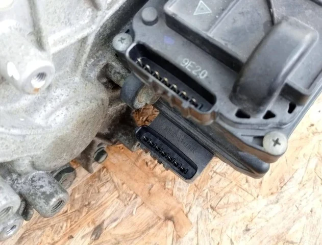 Раздатка для Lexus LX J200 2007-2015 на фотографиях