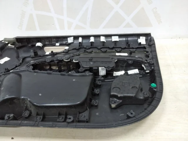 Обшивка двери передняя левая для Hyundai Solaris 2 (2017-2022) на фотографиях