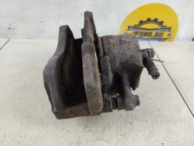 Суппорт передний левый для Suzuki Grand Vitara 2005-2014 на фотографиях