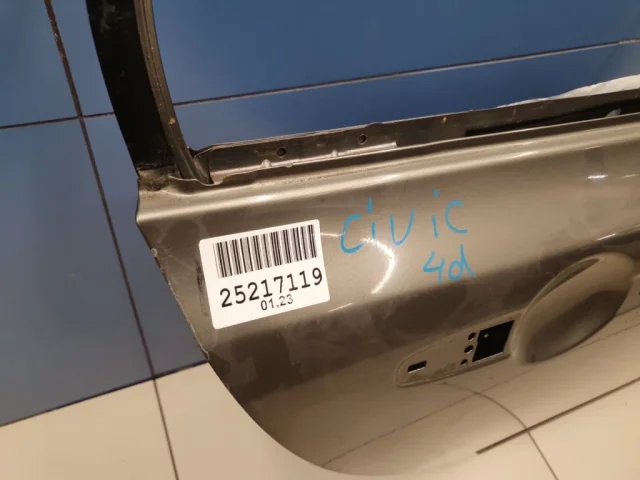 Двери для Honda Civic FD 2005-2012 седан на фотографиях