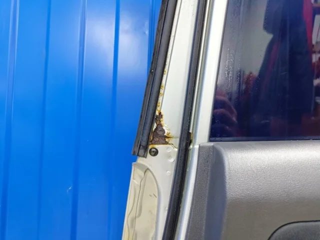 Дверь задняя правая для Hyundai Elantra XD 2000-2009 на фотографиях