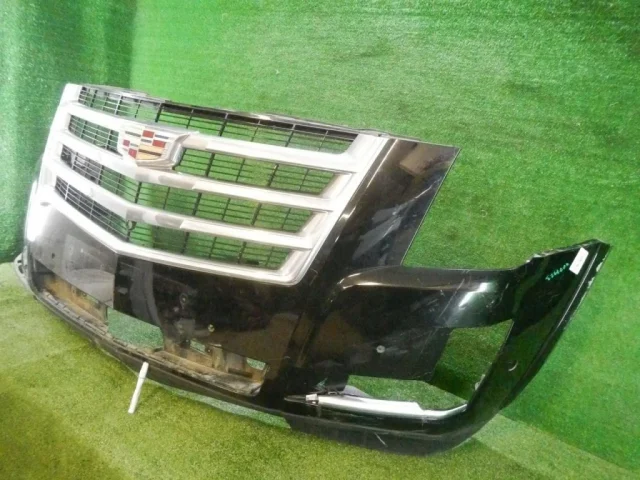 Бампер передний для Cadillac Escalade 4 2013-2020 на фотографиях