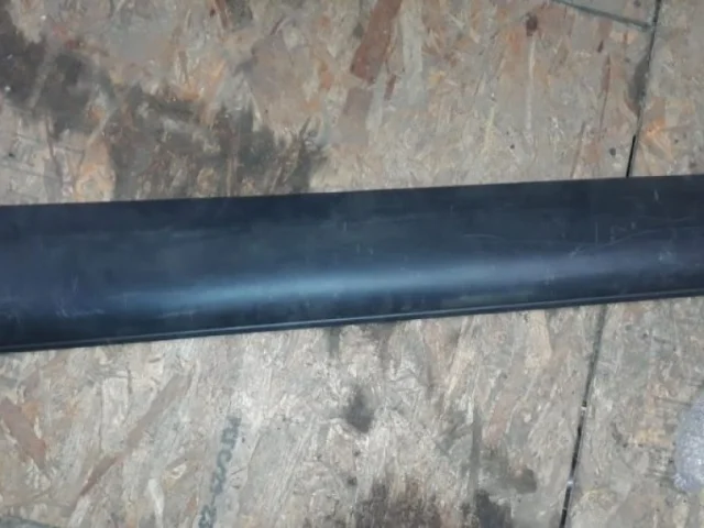 Накладка на дверь передняя левая для Audi Q7 4L 2005-2015 на фотографиях