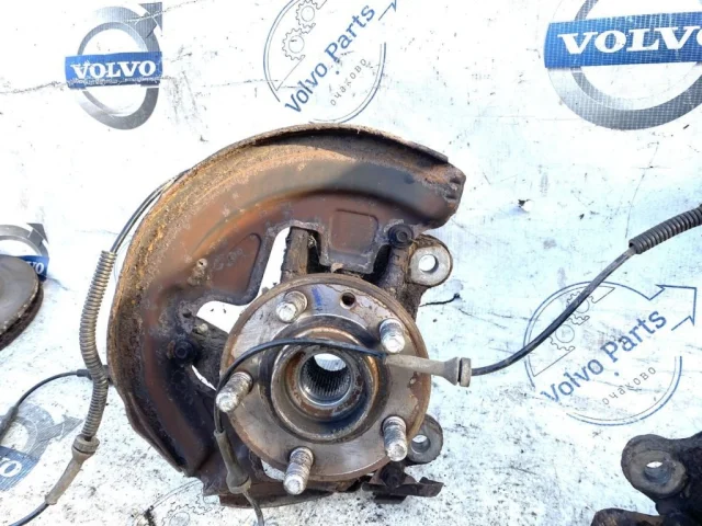 Кулак поворотный правый для Land Rover Range Rover Evoque L538 2011-2015 на фотографиях