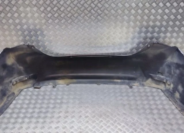 Бампер задний для Toyota Corolla E170 Седан (US) 2012-2018 на фотографиях