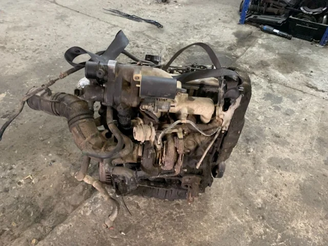 Двигатель для Nissan Primera P12 Хэтчбек 2002-2008 на фотографиях