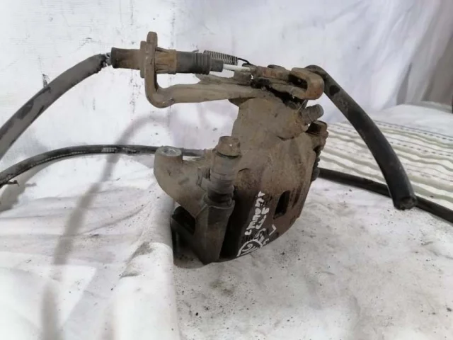 Суппорт задний левый для Mazda CX 5 KF 2017 на фотографиях