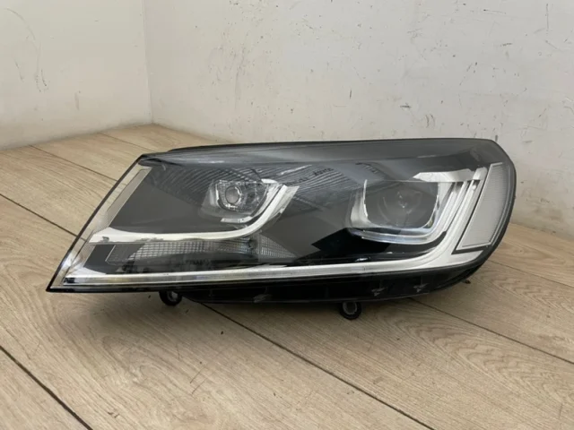Фара ксенон левая для Volkswagen Touareg II (7P5) Rest 2014-2018 на фотографиях