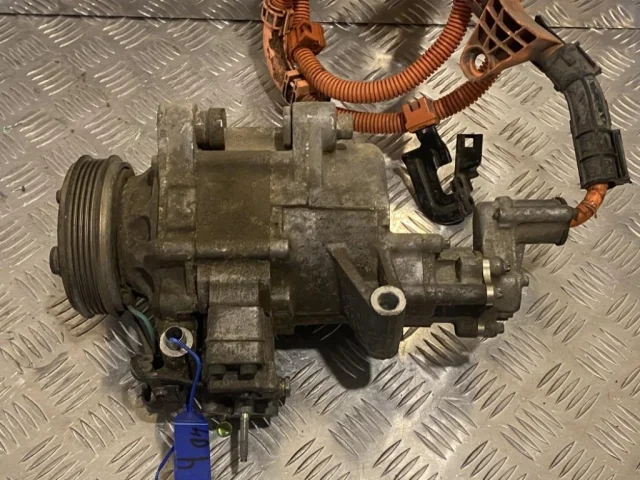 Компрессор кондиционера для Honda Civic FA 2005-2010 седан на фотографиях