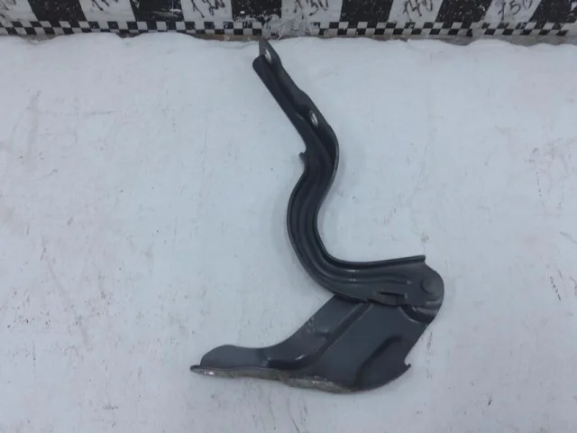 Петля капота левая для Hyundai Solaris 2 (2017-2022) на фотографиях