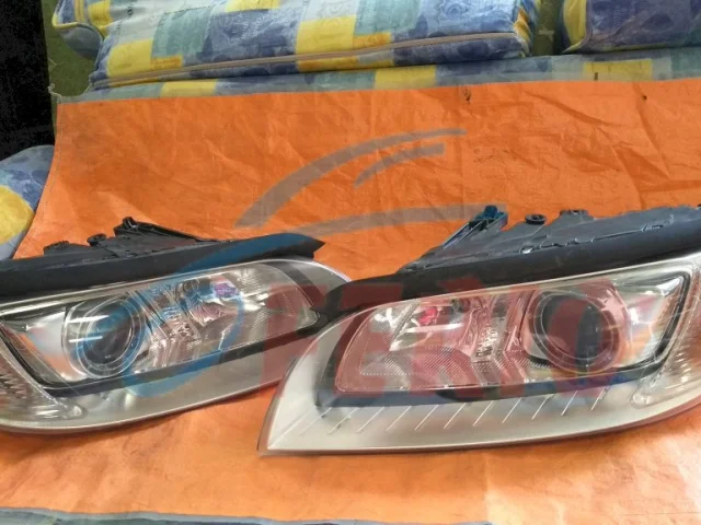 Фара ксенон левая для Volvo XC70 BZ 2007-2016 на фотографиях