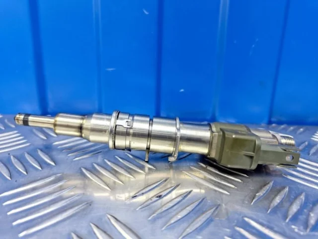 Форсунка топливная для BMW 3er Е90 2005-2011 на фотографиях